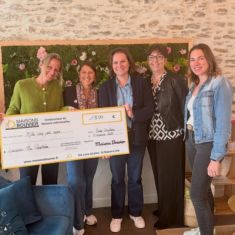 Maisons Bouvier soutient une association locale pour la lutte contre le cancer ! 