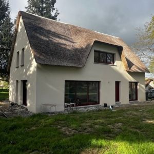 Grande et belle maison en chaume réceptionnée en avril 2024 à St-Lyphard en Loire-Atlantique (44)