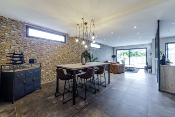 Création Maisons Bouvier : salle de séjour, salle à manger, déco chic