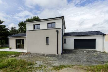 Maisons Bouvier : façade, garage, extérieur, jardin, terrain, maison à  étage, enduit bicolore