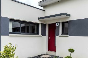 Maisons Bouvier : porche d'entrée, porte d'entrée, décoration extérieure