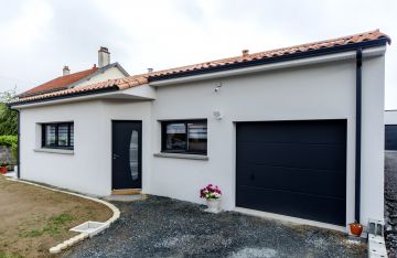 Maisons Bouvier : façade avant, terrain, cour, passage, jardin, extérieur