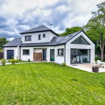 Belle et grande maison contemporaine à Pornichet en Loire-Atlantique (44) par Maisons Bouvier