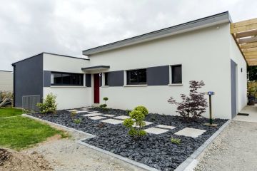 Maisons Bouvier : façade avant, extérieur, jardin, terrain, décoration extérieure