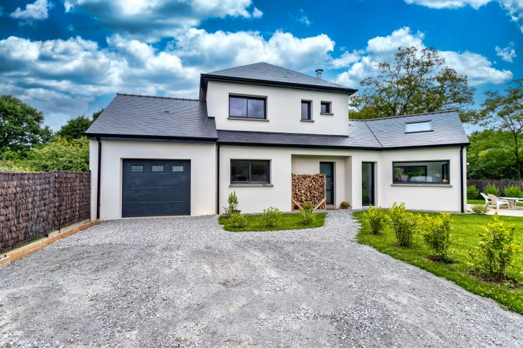 Maisons Bouvier réalise à Pornichet, maison contemporaine, façade, toit, ardoise, nord-loire, terrain, jardin